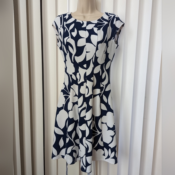 Signature by Robbie Bee Navy Blue PS Dress - Picture 2 of 6